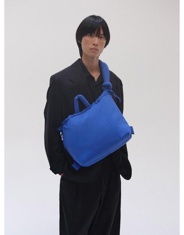 올랜드 올랜드 테크니컬 소프트 라이트 나일론 호보백 Ona 44396229460253 COBALT BLUE 블루 착용컷