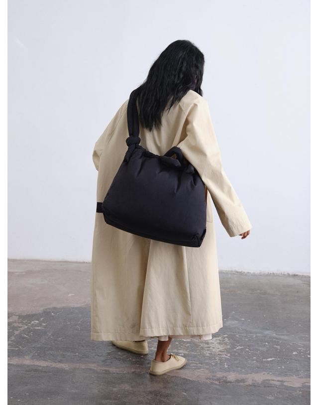 올랜드 올랜드 멀티유즈 소프트 백팩 Large Ona 48389832081743 BLACK 블랙 착용컷