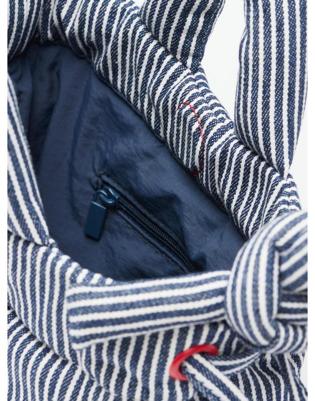 올랜드 올랜드 스트라이프 소프트 미니 크로스백 Micro Ona 49210593706319 COTTON NAVY STRIPE 블루 착용컷