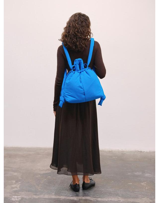 올랜드 올랜드 테크니컬 소프트 라이트 나일론 호보백 Ona 54484110672207 CERULEAN BLUE 블루 착용컷