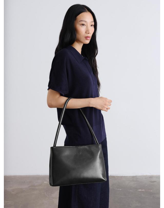 올랜드 올랜드 비건레더 베이직 숄더백 55528496005455 BLACK 블랙 착용컷
