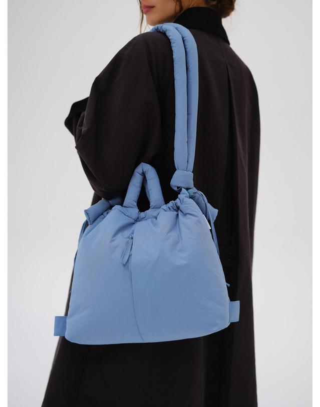 올랜드 올랜드 소프트 라이트나일론 테크니컬 호보백 Ona 46924342853967 LIGHT BLUE 블루 착용컷