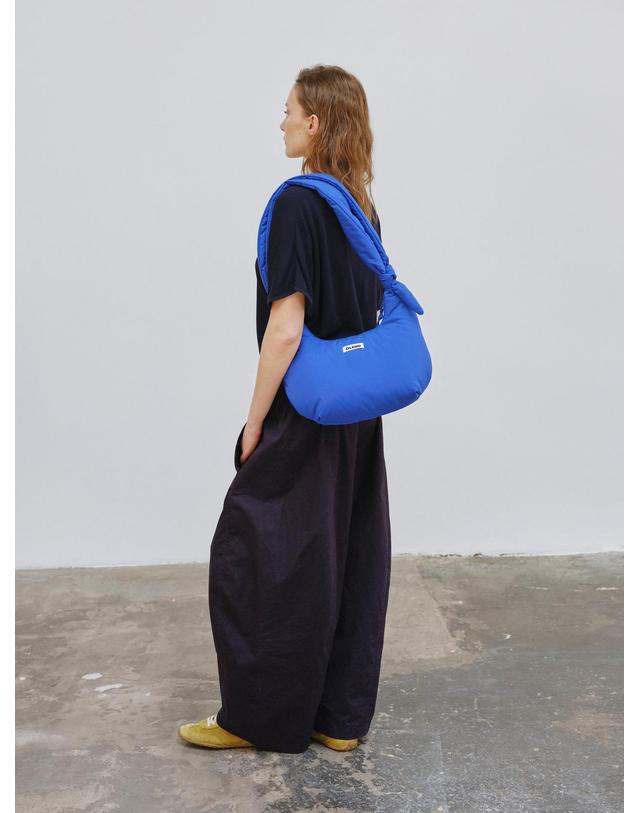 올랜드 올랜드 블루 소프트 카프리 호보백 55315583271247 COBALT BLUE 착용컷
