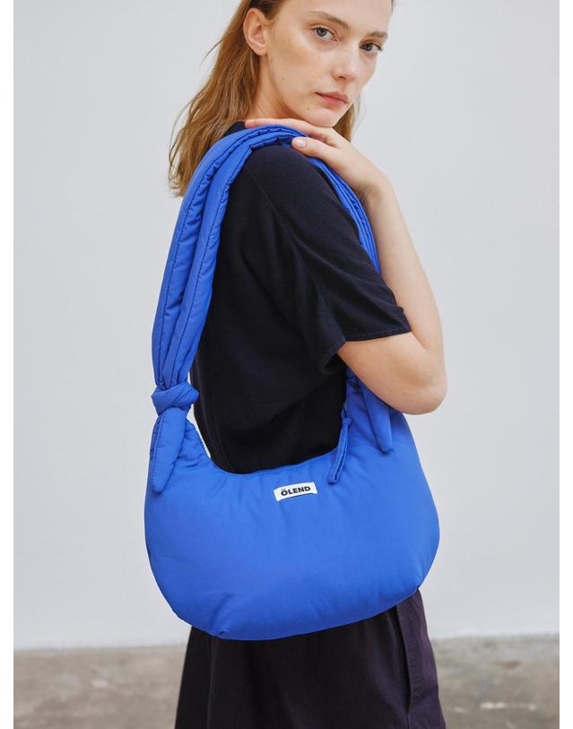 올랜드 올랜드 블루 소프트 카프리 호보백 55315583271247 COBALT BLUE 착용컷