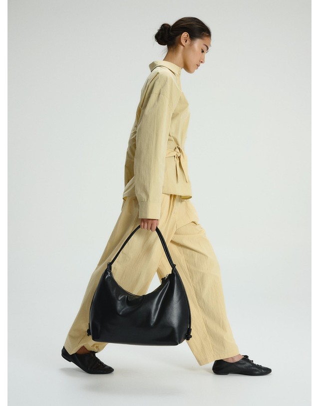 올랜드 올랜드 멀티웨이 호보 숄더백 58847888900431 VEGAN LEATHER - BLACK 블랙 착용컷