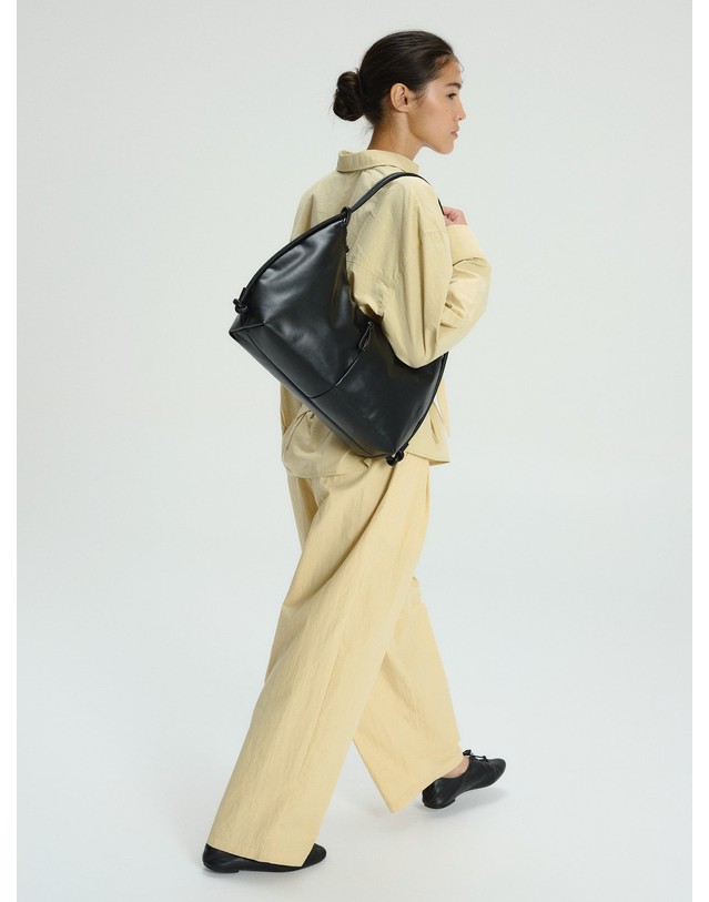 올랜드 올랜드 멀티웨이 호보 숄더백 58847888900431 VEGAN LEATHER - BLACK 블랙 착용컷