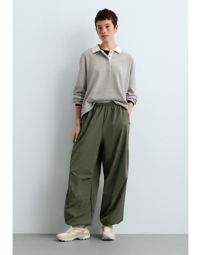 오이쇼 오이쇼 테크니컬 와이드 플리츠 팬츠 5647/134/505 KHAKI 카키 착용컷