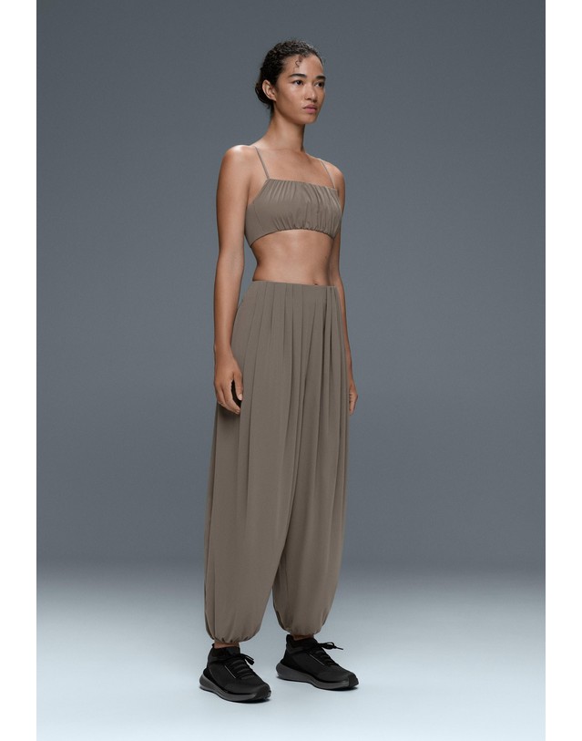 오이쇼 오이쇼 조절식 스트랩 스포츠 브라 5724/229/374 KHAKI-GREY 카키 착용컷