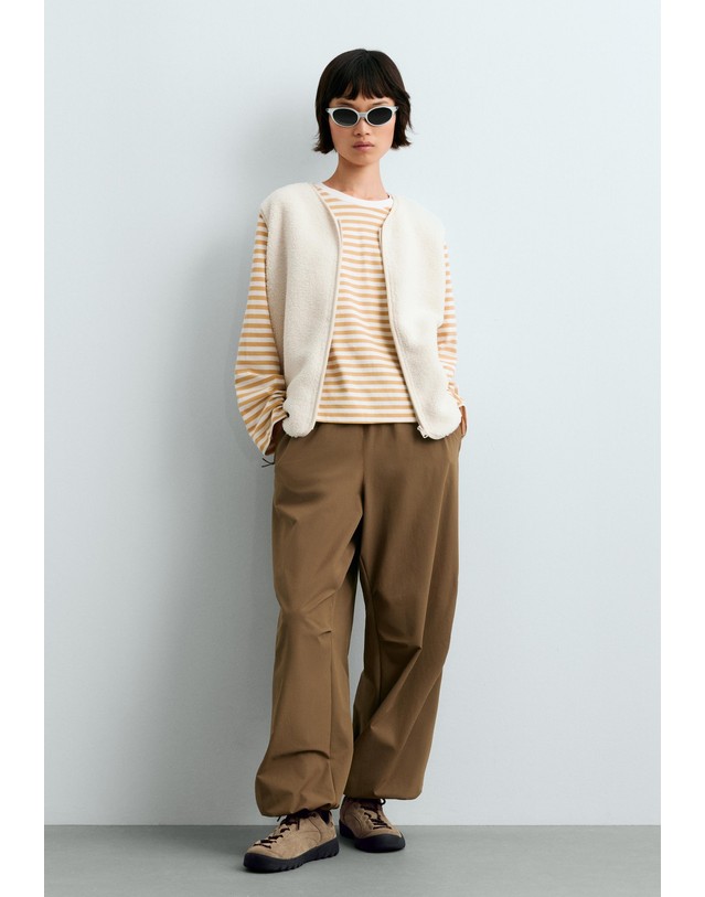 오이쇼 오이쇼 스트라이프 박시핏 라운드넥 긴팔 티셔츠 6028/172/306 PALE YELLOW 노랑 착용컷
