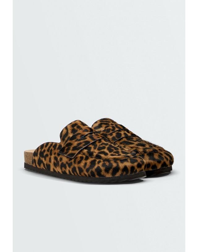 오이쇼 오이쇼 애니멀 프린트 레더 뮬 1293/880/195 LEOPARD 멀티컬러 착용컷