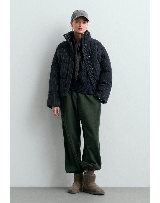 오이쇼 오이쇼 핀스트라이프 숏 패딩 자켓 6495/749/444 DARK OCEAN BLUE 네이비 착용컷