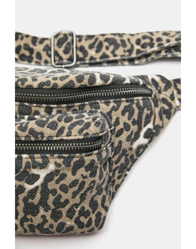 풀앤베어 풀앤베어 애니멀 프린트 캔버스 벨트백 4184/740 LEOPARD 멀티컬러 착용컷