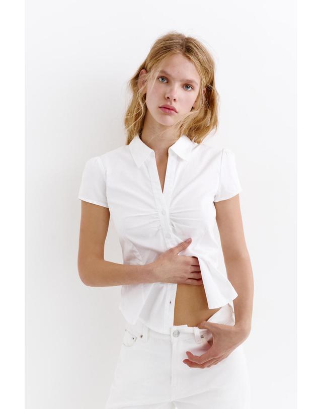 풀앤베어 풀앤베어 슬림핏 셔링 디테일 반팔 셔츠 7460/329 WHITE 화이트 착용컷