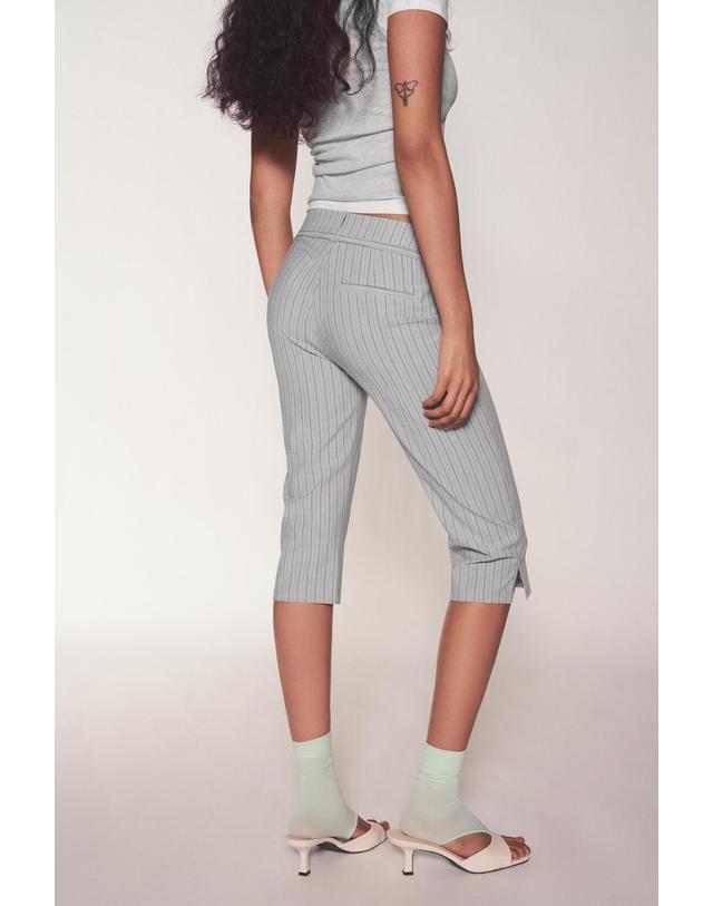 풀앤베어 풀앤베어 스트라이프 벨트 카프리 팬츠 7670/330 STRIPED 그레이 착용컷