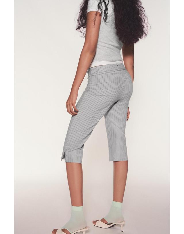 풀앤베어 풀앤베어 스트라이프 벨트 카프리 팬츠 7670/330 STRIPED 그레이 착용컷