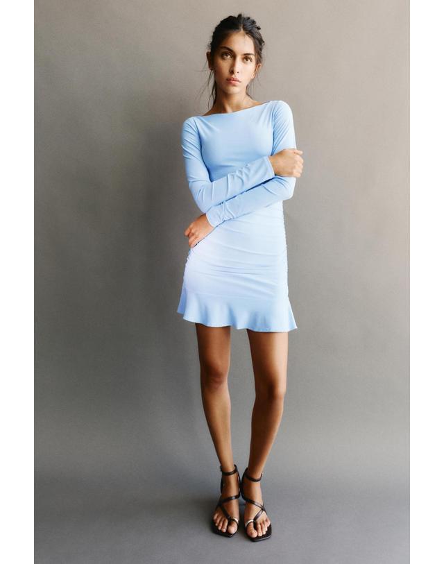 풀앤베어 풀앤베어 셔링 디테일 긴팔 미니 원피스 7380/329 PALE BLUE 블루 착용컷