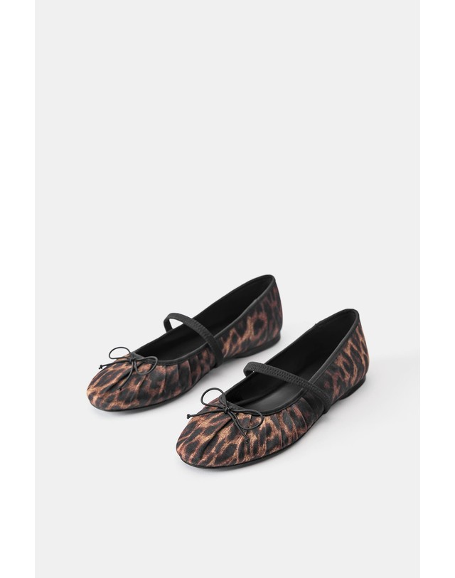 풀앤베어 풀앤베어 애니멀 프린트 발레리나 플랫 1415/840 LEOPARD 멀티컬러 착용컷