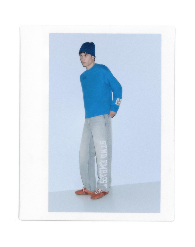 풀앤베어 풀앤베어 그래픽 프린트 배기핏 청바지 7660/581 PALE INDIGO 블루 착용컷