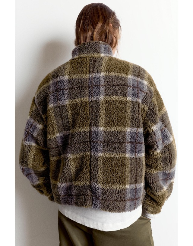 풀앤베어 풀앤베어 체크 하이넥 집업 시어링 자켓 7720/372 DARK KHAKI 카키 착용컷
