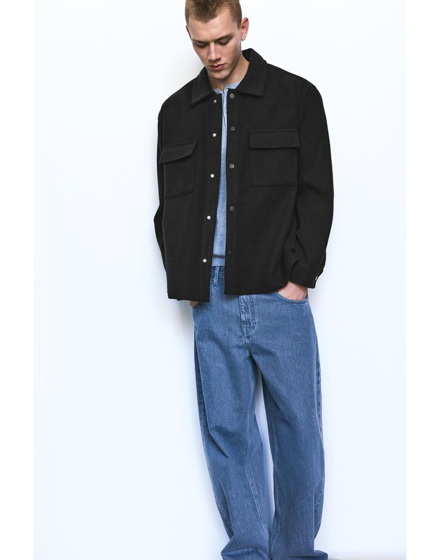 풀앤베어 풀앤베어 플랩 포켓 버튼 오버셔츠 7460/550 BLACK 블랙 착용컷
