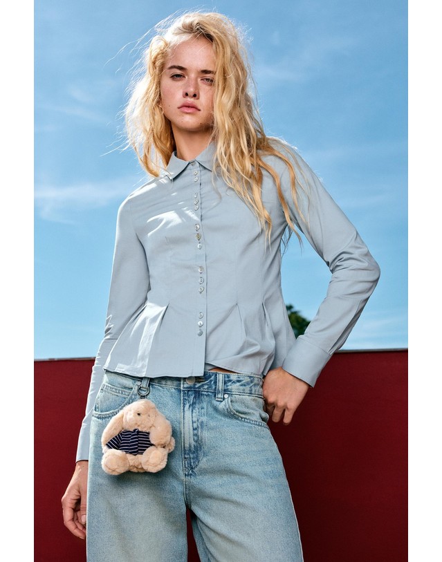 풀앤베어 풀앤베어 플리츠 슬림핏 코튼 긴팔 셔츠 7460/373 BLUISH GREY 블루 착용컷