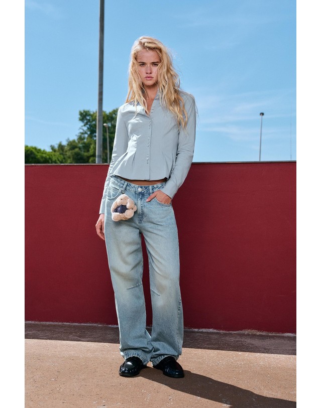 풀앤베어 풀앤베어 플리츠 슬림핏 코튼 긴팔 셔츠 7460/373 BLUISH GREY 블루 착용컷