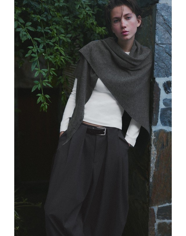 풀앤베어 풀앤베어 삼각 파인 니트 케이프 7006/328 ANTHRACITE GREY 그레이 착용컷