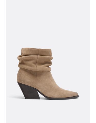 스트라디바리우스 슬라우치 포인트토 블록힐 앵클 부츠 9902/870/102 BEIGE