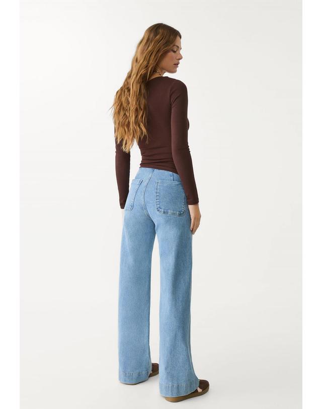 스트라디바리우스 스트라디바리우스 하이웨이스트 와이드 플레어 진 1477/779/701 MEDIUM LIGHT BLUE DENIM 블루 착용컷