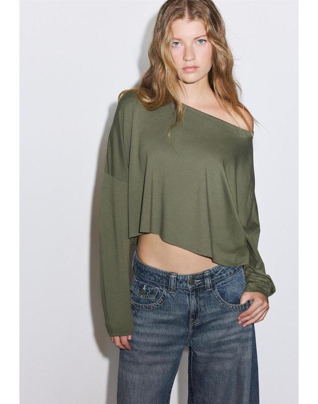 스트라디바리우스 스트라디바리우스 오버핏 크롭 라운드넥 긴팔 티셔츠 8073/500/550 KHAKI 카키 착용컷