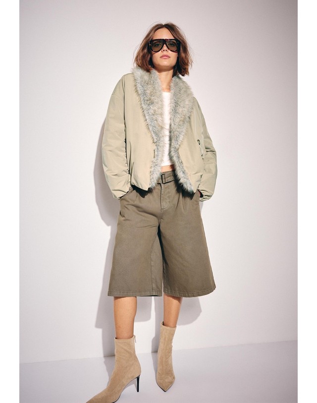 스트라디바리우스 스트라디바리우스 퍼 칼라 크롭 숏 패딩 자켓 5627/100/450 BEIGE 베이지 착용컷