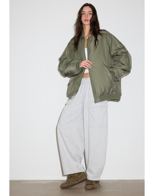 스트라디바리우스 스트라디바리우스 오버사이즈 집업 봄버 자켓 8611/700/550 KHAKI 카키 착용컷