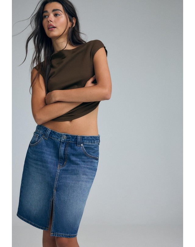 스트라디바리우스 스트라디바리우스 슬릿 데님 미디 스커트 4654/217/715 MEDIUM DENIM WASH 블루 착용컷