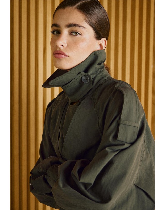 스트라디바리우스 스트라디바리우스 오버사이즈 롱 트렌치 코트 5843/156/550 KHAKI 카키 착용컷