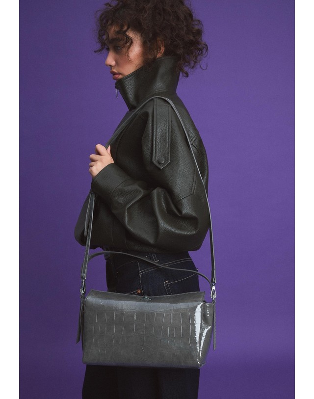 스트라디바리우스 스트라디바리우스 코코넛 이펙트 클라스프 숄더백 3688/211/250 DARK GREY 그레이 착용컷