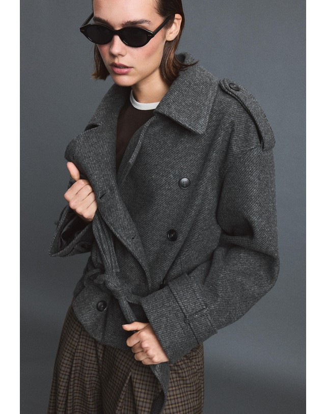 스트라디바리우스 스트라디바리우스 오버사이즈 크롭 트렌치 코트 5775/101/250 CHARCOAL GREY 그레이 착용컷