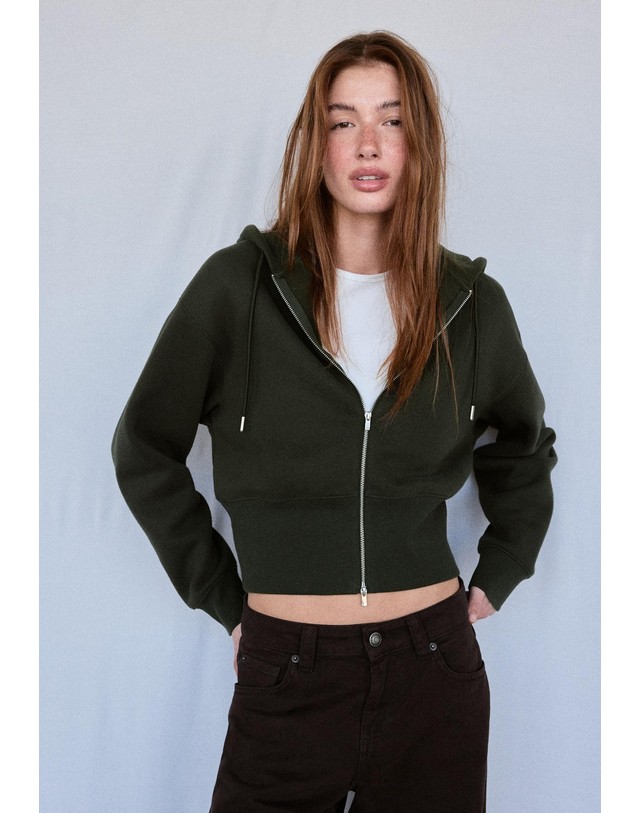 스트라디바리우스 스트라디바리우스 크롭 후드 집업 스웨트셔츠 6577/854/525 DARK GREEN 그린 착용컷