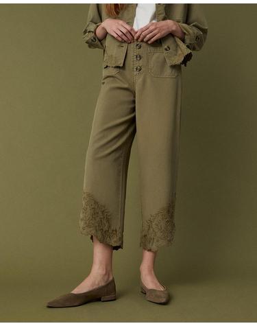 스페라 밑단 자수 크롭 와이드 팬츠 58405102664 520 KAKI