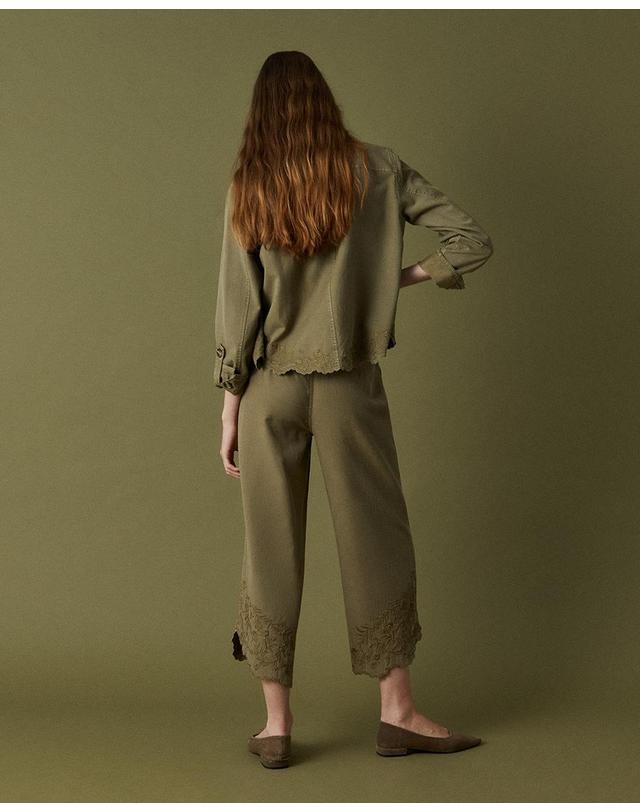 스페라 스페라 밑단 자수 크롭 와이드 팬츠 58405102664 520 KAKI 카키 착용컷