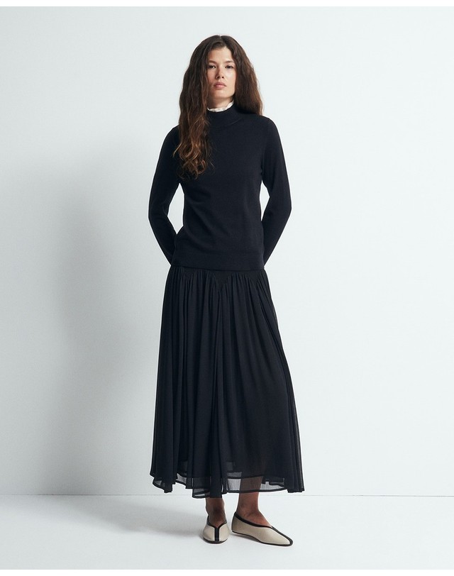 스페라 스페라 포인텔 니트 터틀넥 스웨터 58240063303 NEGRO 블랙 착용컷