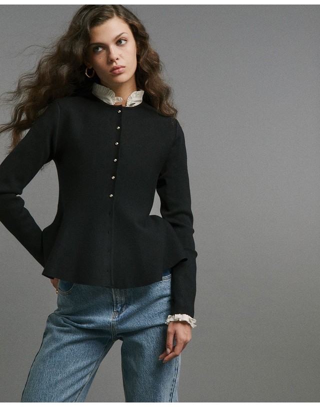 스페라 스페라 페플럼 골드 버튼 자켓 58247505819 NEGRO 블랙 착용컷