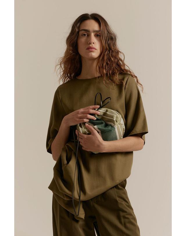 꼬르떼피엘 주비 스트라이프 캔버스 스트링 버킷백 5510859 VERDE 그린 착용컷