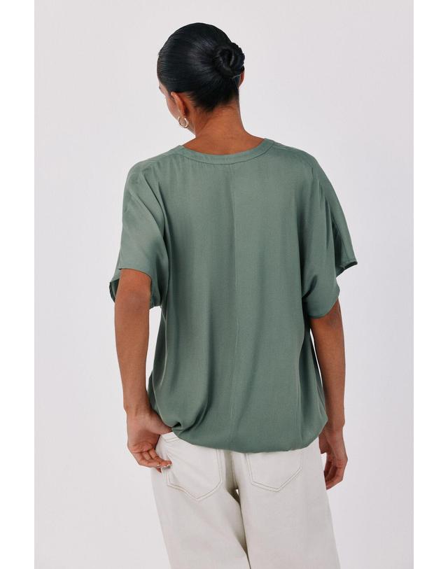 꼬르떼피엘 꼬르떼피엘 새틴 마오넥 반팔 블라우스 8784651 VERDE 그린 착용컷