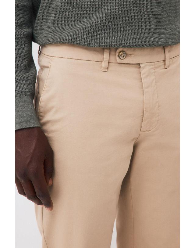 꼬르떼피엘 페드로 델 이에로 레귤러핏 프리미엄 치노 팬츠 7824096 BEIGE 베이지 착용컷