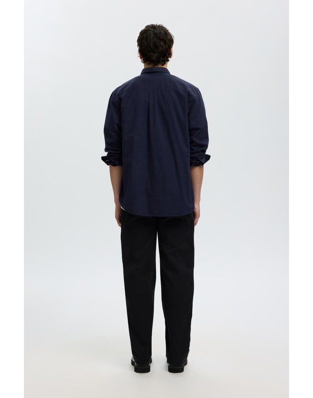 꼬르떼피엘 셀렉티드 레귤러핏 버튼다운 긴팔 코튼 셔츠 6741009 AZUL MARINO 네이비 착용컷