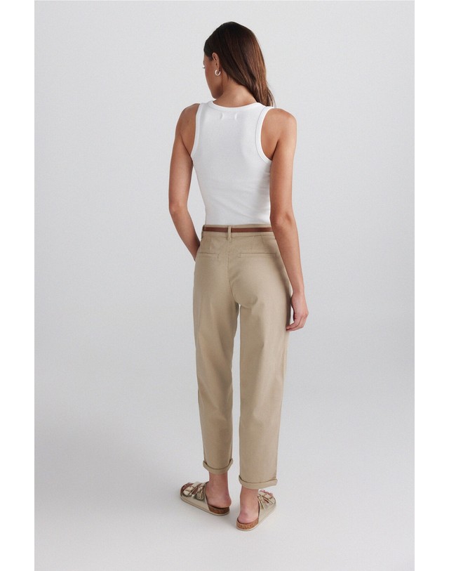 꼬르떼피엘 스프링필드 벨트 로우라이즈 치노 팬츠 6834415 BEIGE 베이지 착용컷