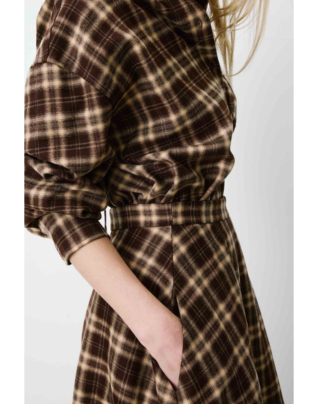 꼬르떼피엘 그레이스앤밀라 체크 A라인 롱 스커트 5724626 ESTAMPADO MARRON 초콜릿 착용컷