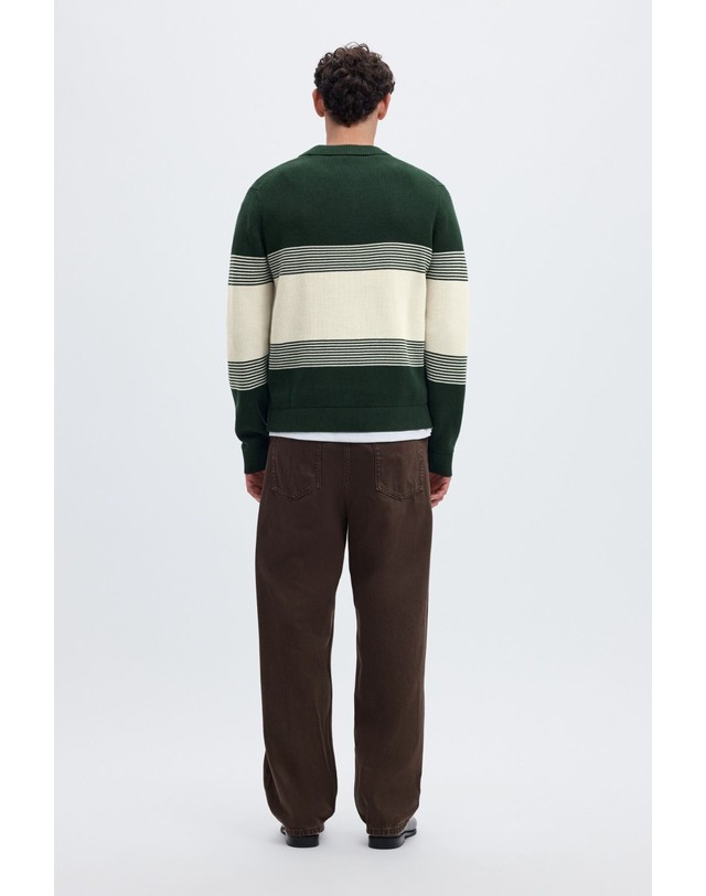 꼬르떼피엘 셀렉티드 스트라이프 순면 폴로 니트 탑 3734040 VERDE OSCURO 그린 착용컷