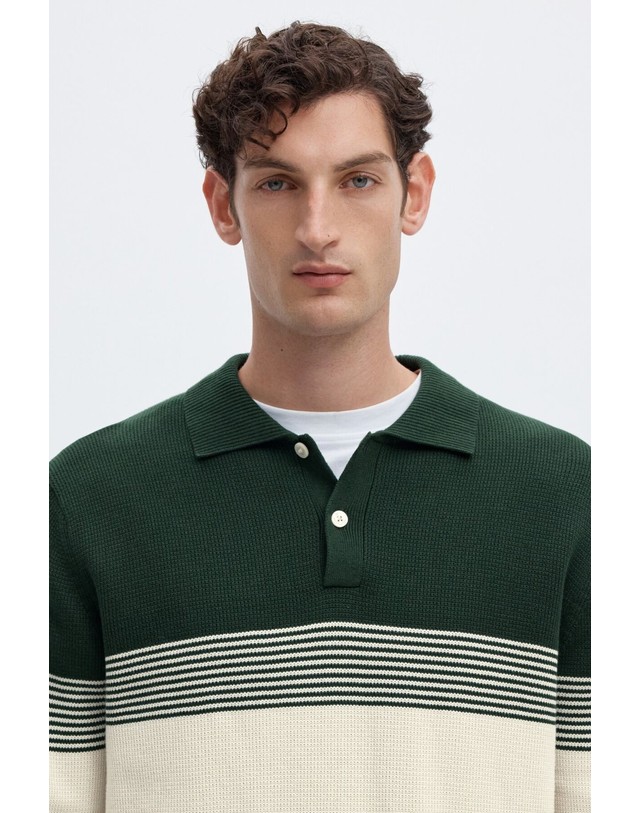 꼬르떼피엘 셀렉티드 스트라이프 순면 폴로 니트 탑 3734040 VERDE OSCURO 그린 착용컷