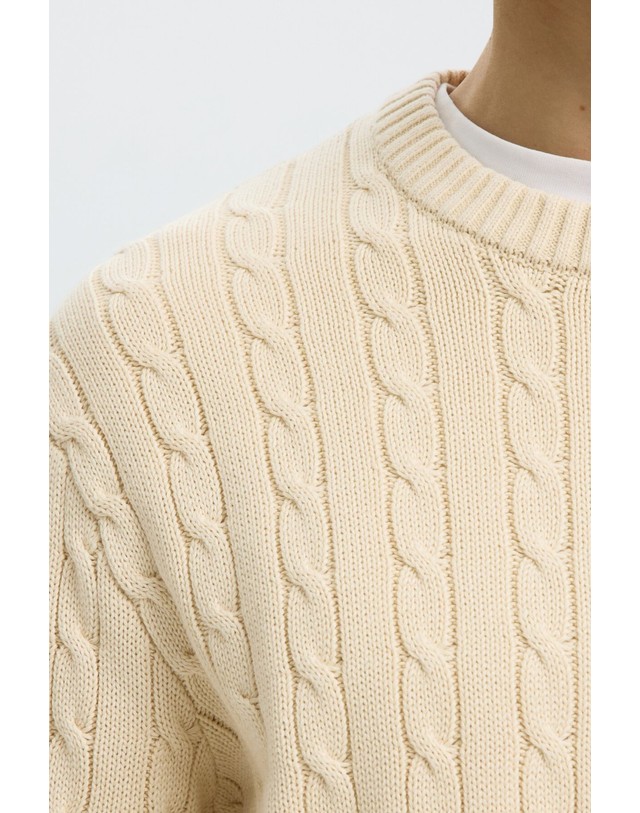 꼬르떼피엘 셀렉티드 순면 케이블 니트 라운드넥 스웨터 1890387 BEIGE 아이보리 착용컷